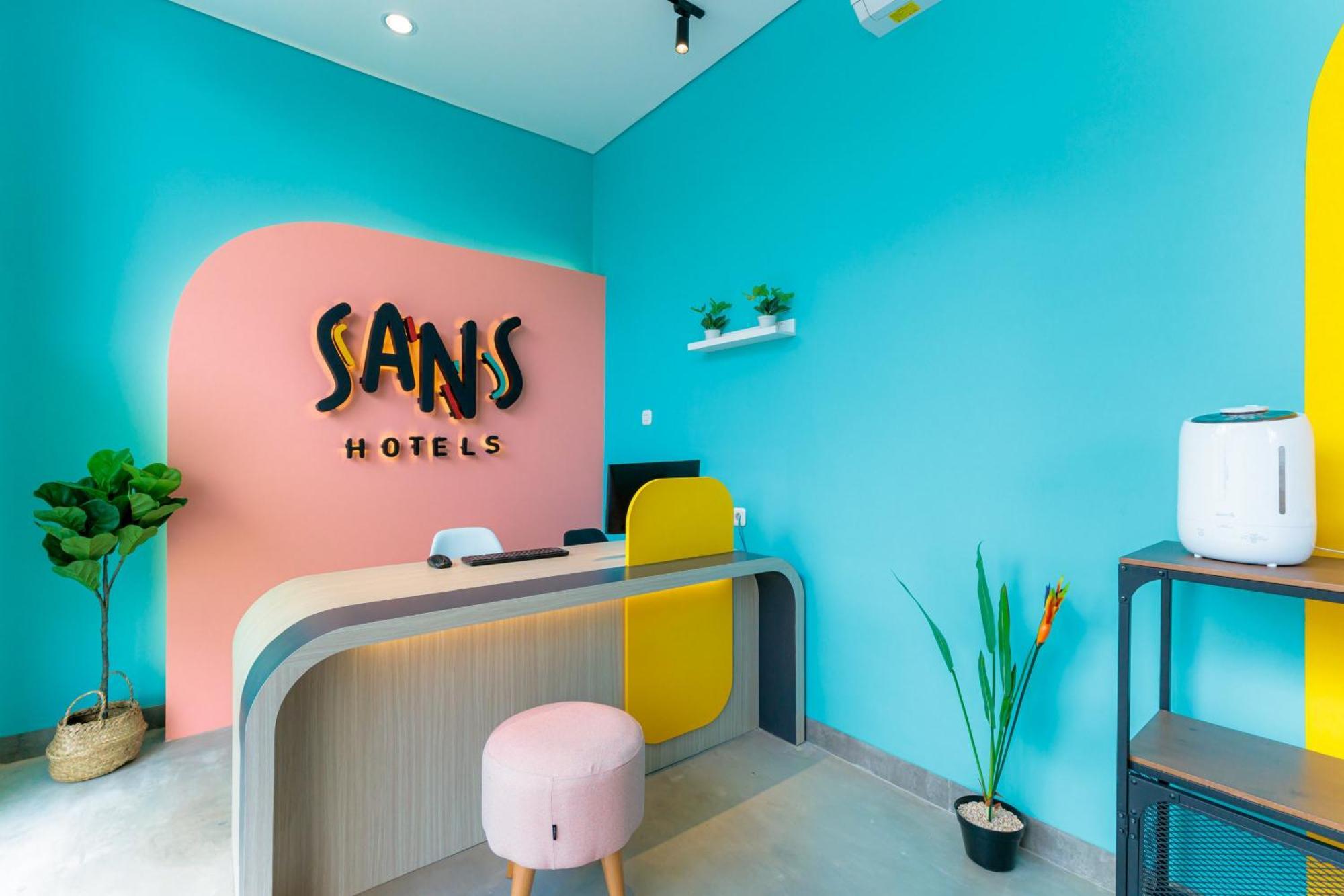 Sans Hotel Kelapa Gading Jakarta Exterior photo
