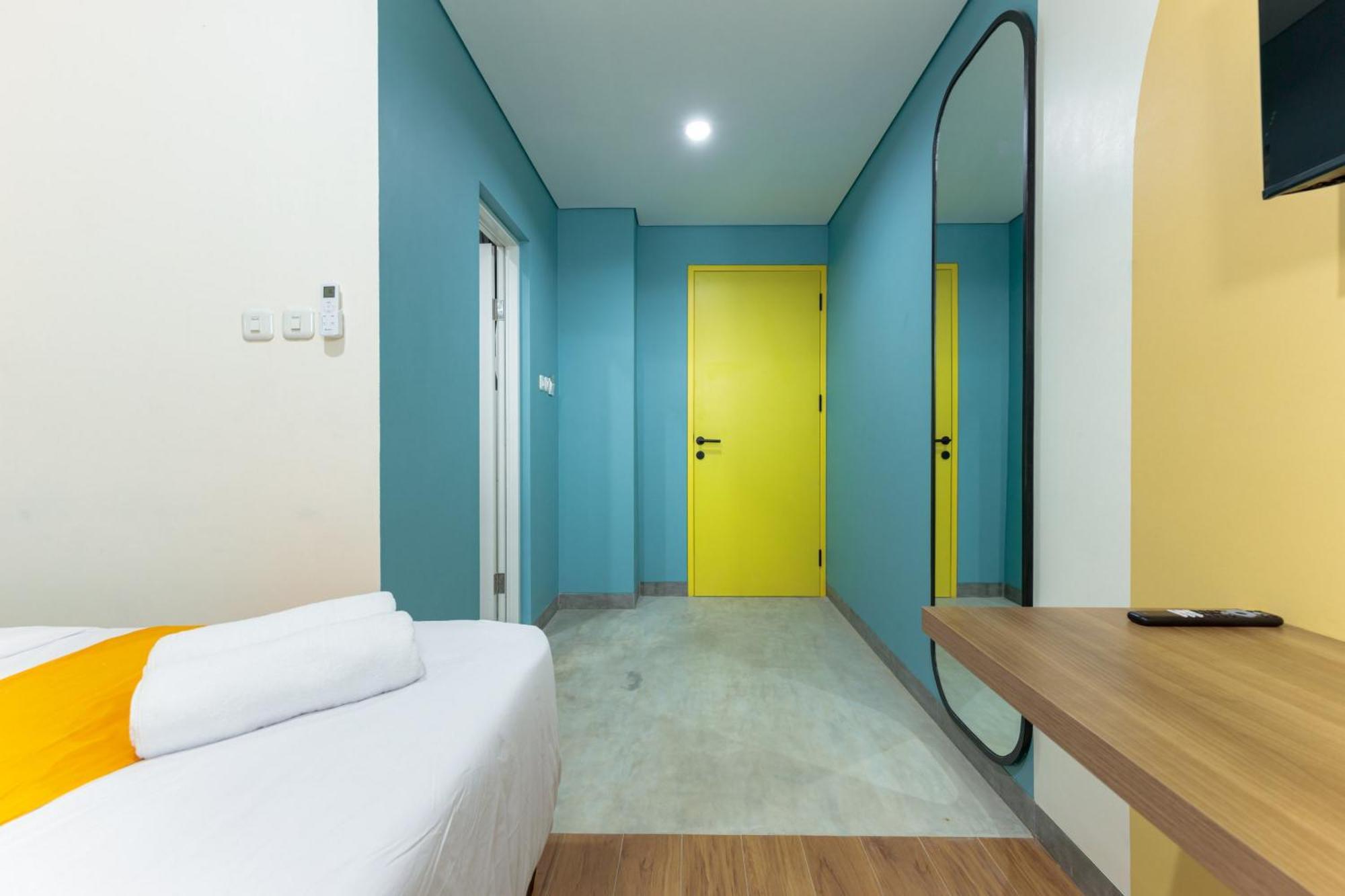 Sans Hotel Kelapa Gading Jakarta Exterior photo
